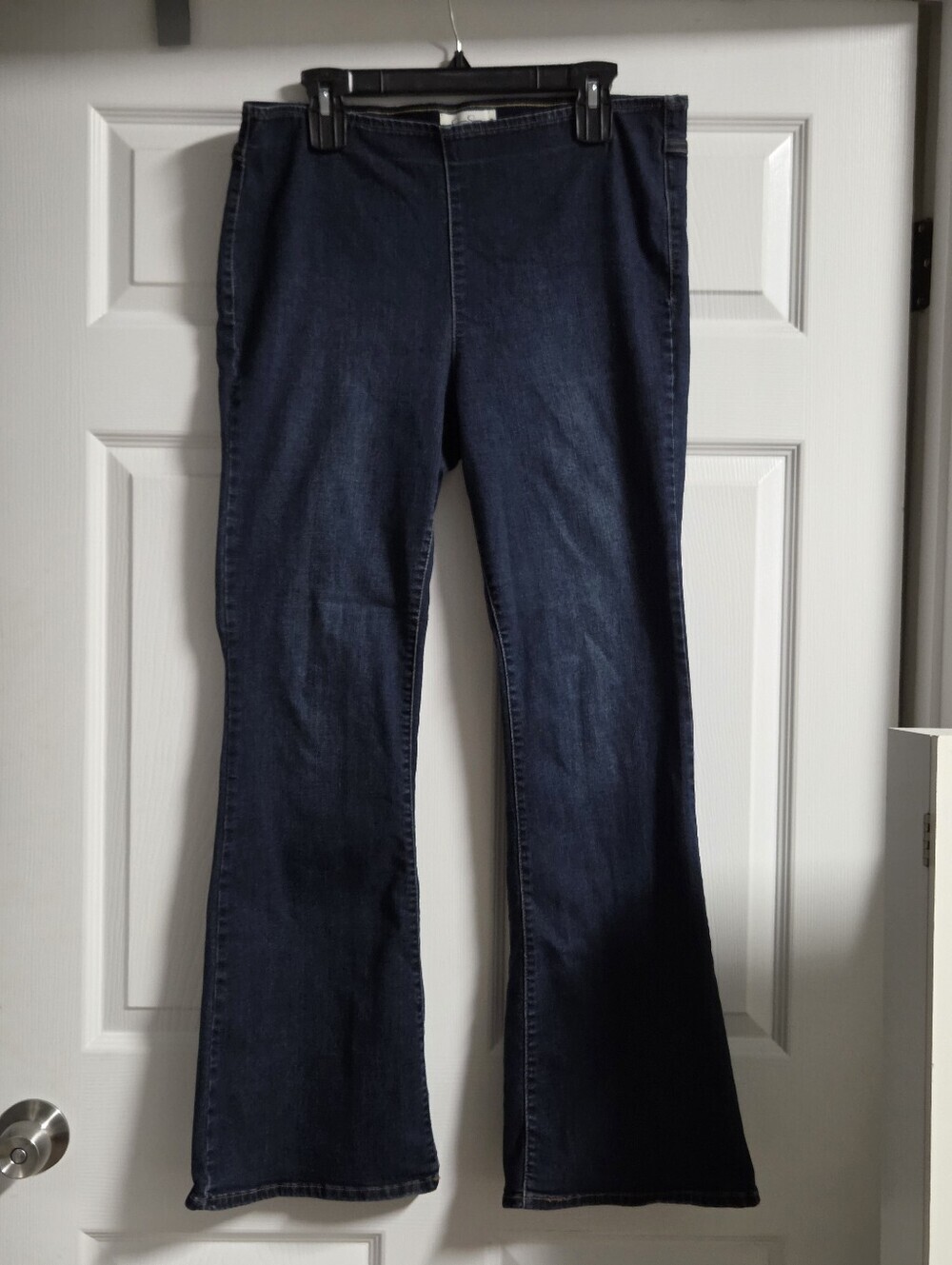 Jessica Simpson EUC Women's Flat Front Dark Blue Flare Jeans Size 32